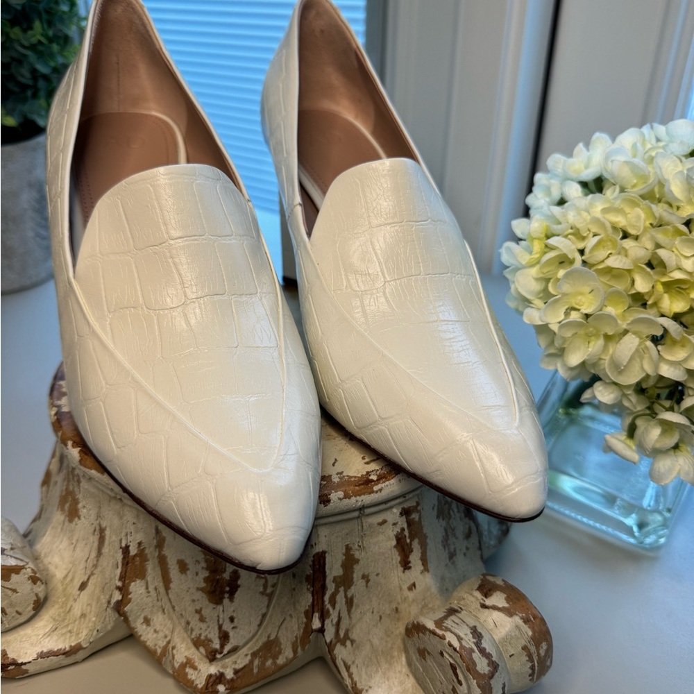 AD&Daughters 9.5 Ladies White Croc Loafers Closed Toe NWT